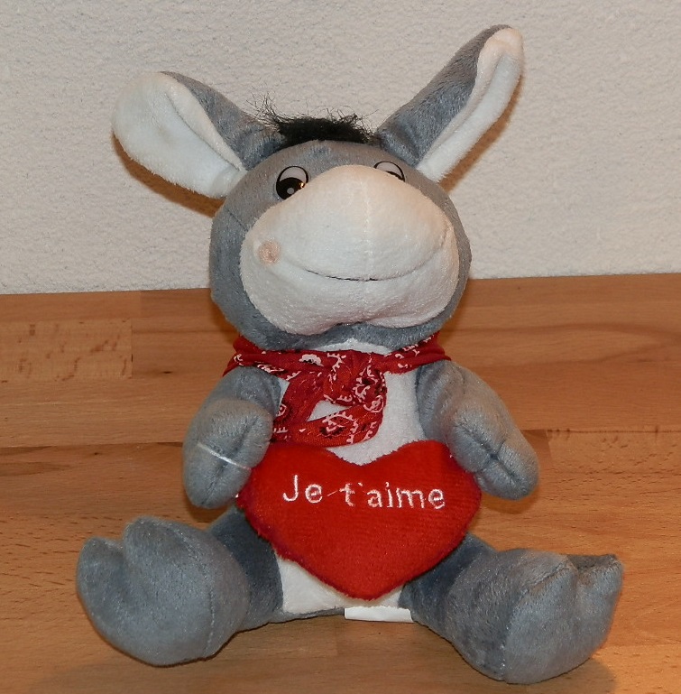 Peluche ane avec coeur rouge "Je t'aime"